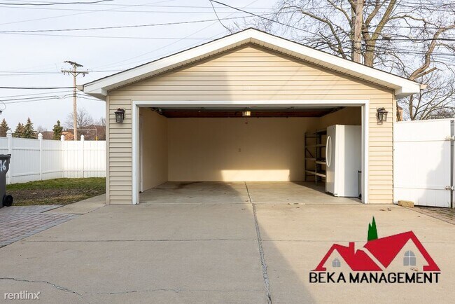 Building Photo - 3 br, 2 bath House - 5296 Curtis St