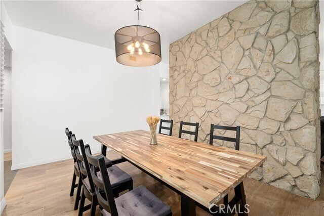 Building Photo - 141 S Linden Dr