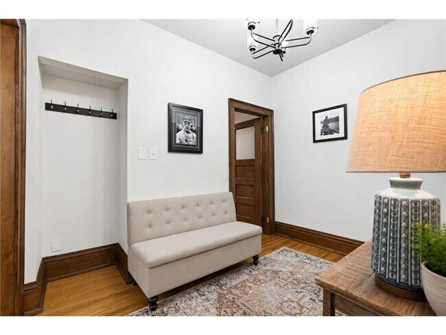 Building Photo - 1204 Harmon Pl