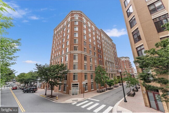 Building Photo - 1205 N Garfield St