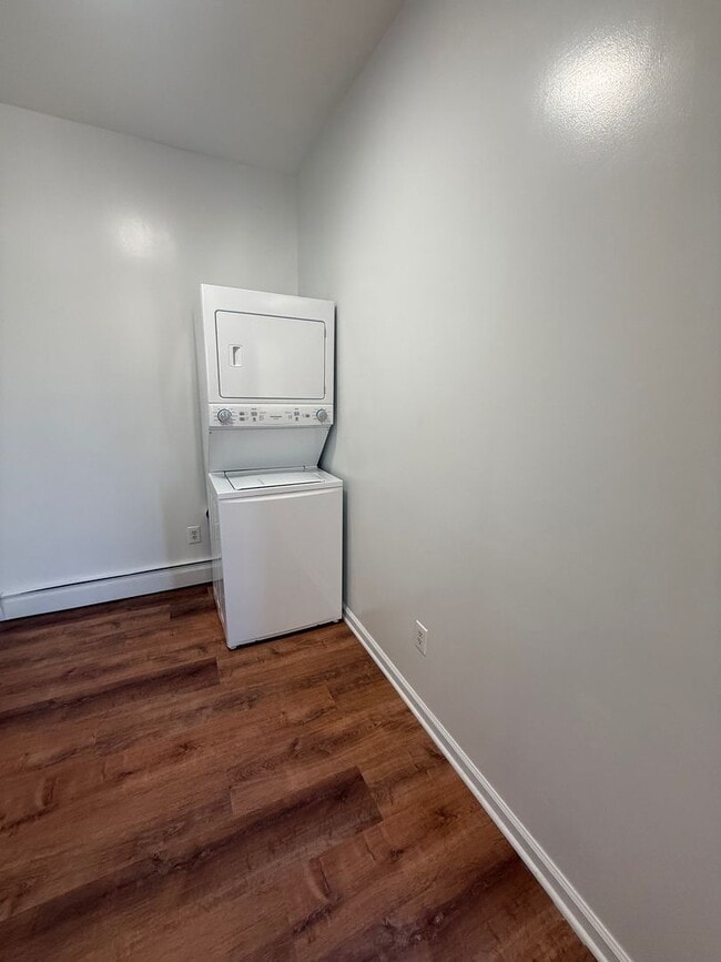 Building Photo - 232 Broadway