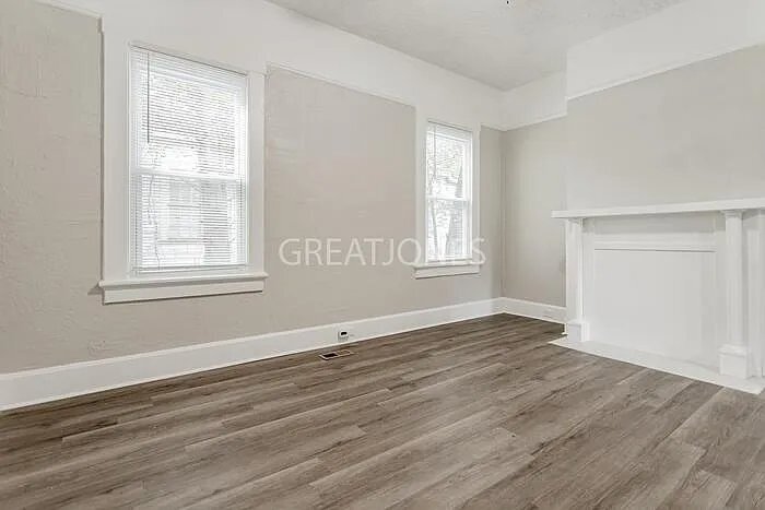 Building Photo - 2307 16th Ave