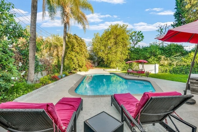 Building Photo - 23861 Crosson Dr