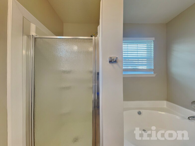 Building Photo - 146B Waterford Way