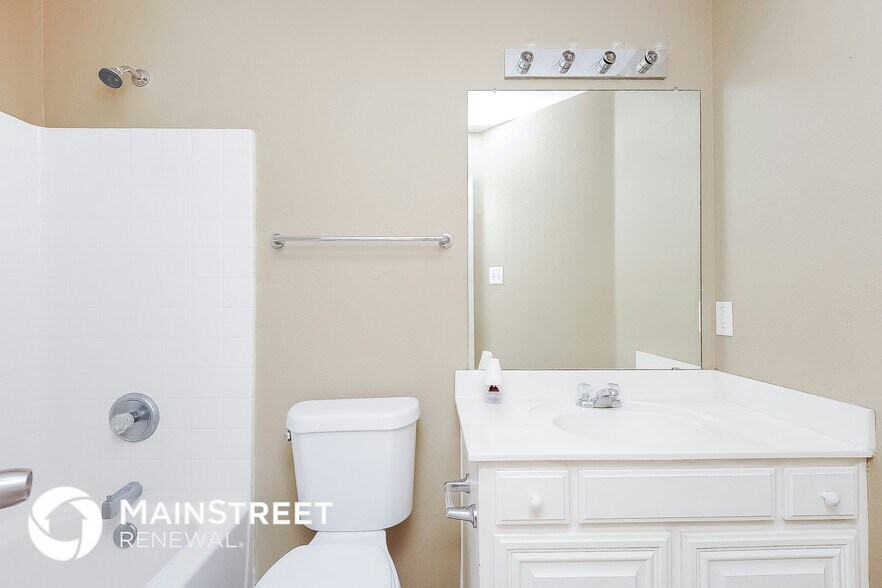 Building Photo - 2705 Wildridge Ct