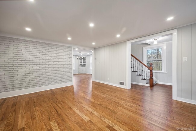 Building Photo - 6 Starr Ridge Rd