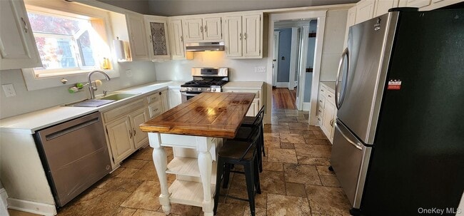 Building Photo - 25 Ferguson Ave