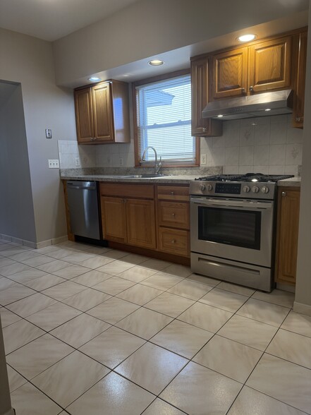 Upgraded Appliances - 67 Humboldt St