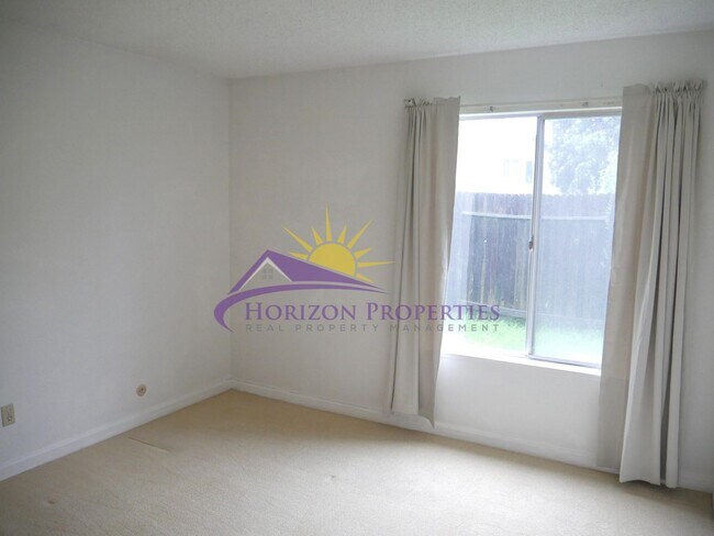 Building Photo - Spacious 4 Bed 2 Bath 1,575 sqft Lincoln V...