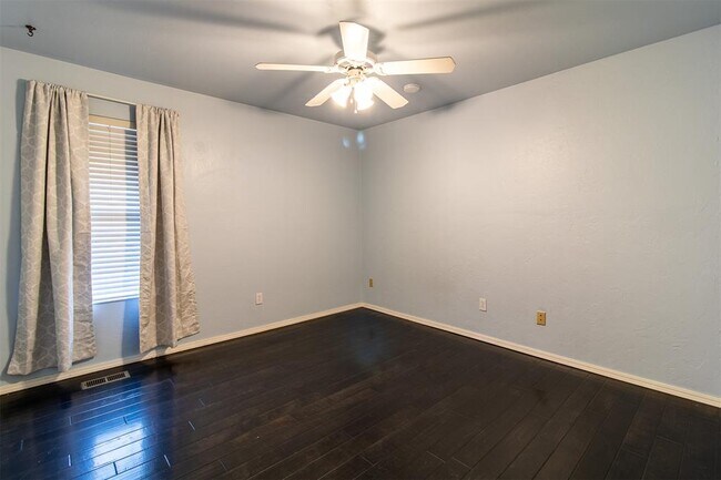 Building Photo - 2812 SW 109th St