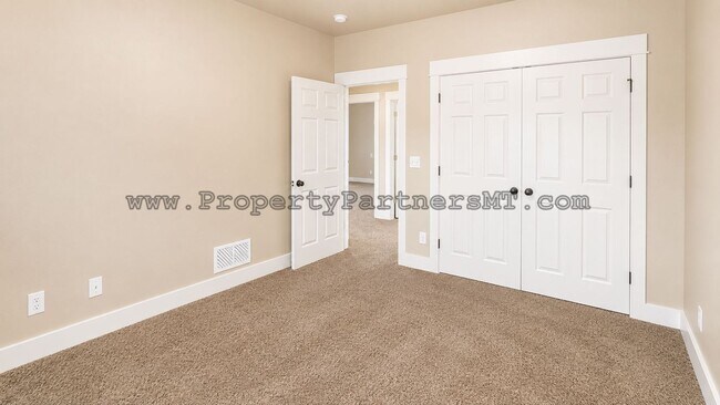 Building Photo - *** Beautiful *** 3 Bed 2 Bath house in Alder Creek