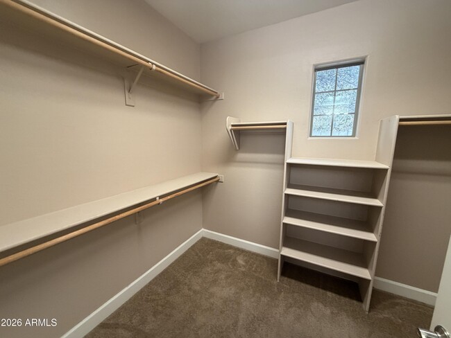 Building Photo - 421 W Wisteria Pl