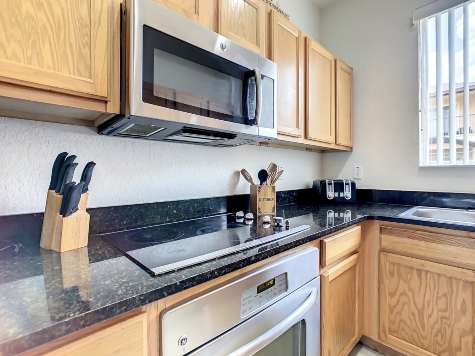 Building Photo - 2730 Coupe St