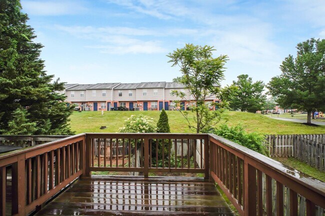 Building Photo - 405 Donelson Loop
