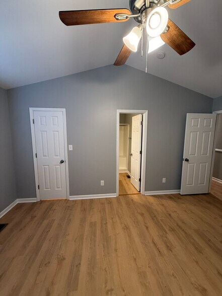 Building Photo - 932 S Willhaven Dr