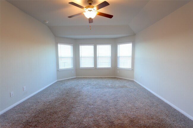 Building Photo - 1210 Oak Barrel Run