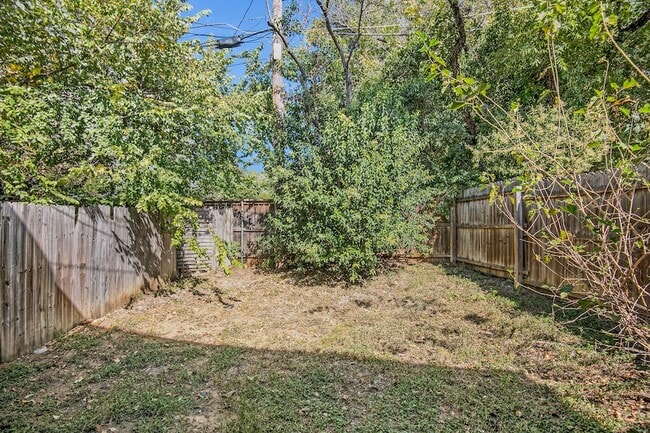 Building Photo - 6000 Calloway Ct