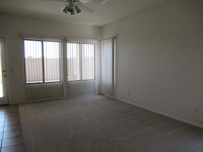 Building Photo - Nice 4 Bedroom Home in San Tan Valley!