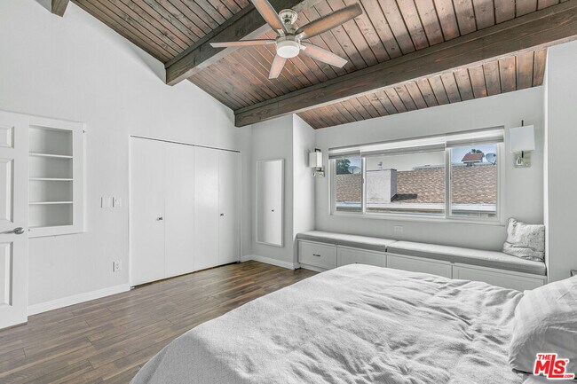 Building Photo - 4230 Whitsett Ave