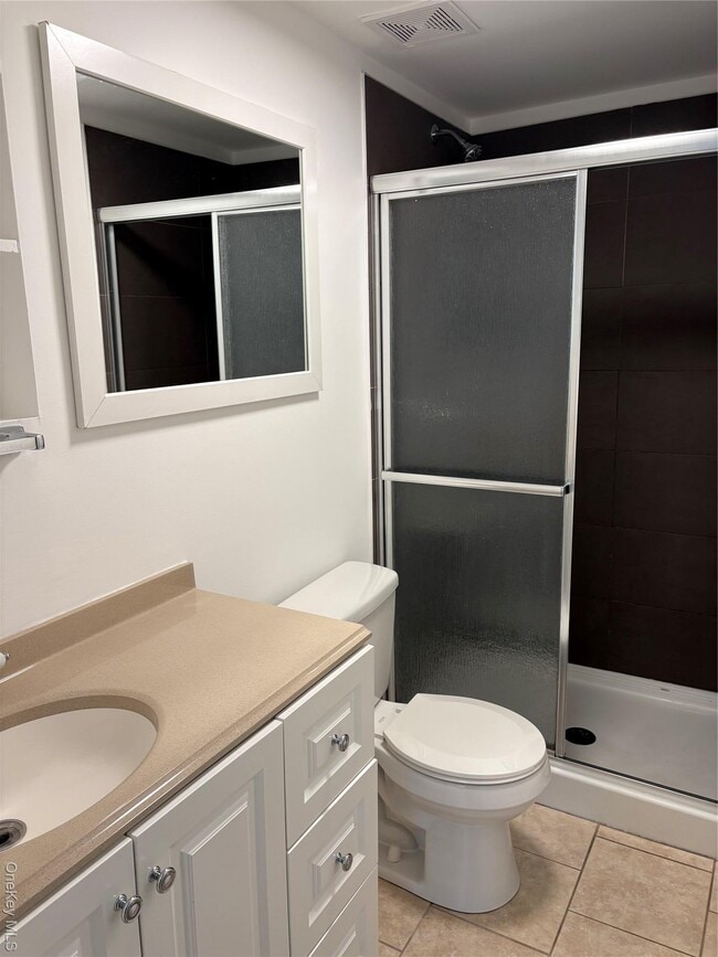 Building Photo - 130 S Maplewood Rd