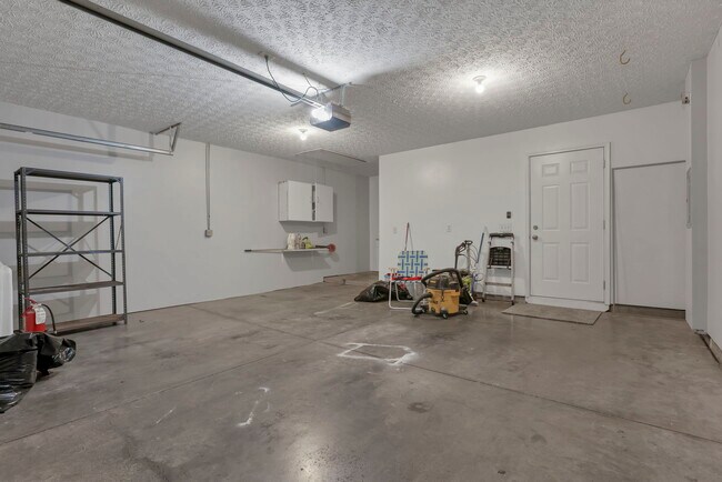 Building Photo - 2623 Landings Way
