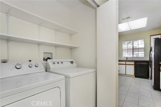 Building Photo - 65 Castano