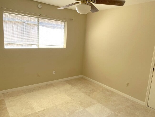 Building Photo - Briar Hill Beauty- Coming Soon