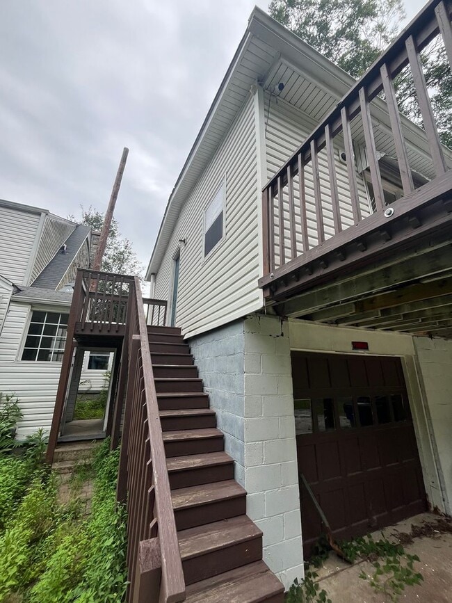 Building Photo - Charming 9 Bedroom Home Located In Raleigh NC!!!