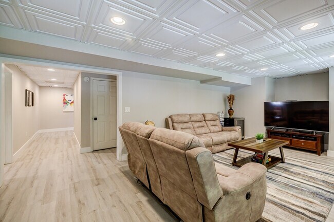 Building Photo - 2105 Brookridge Ter