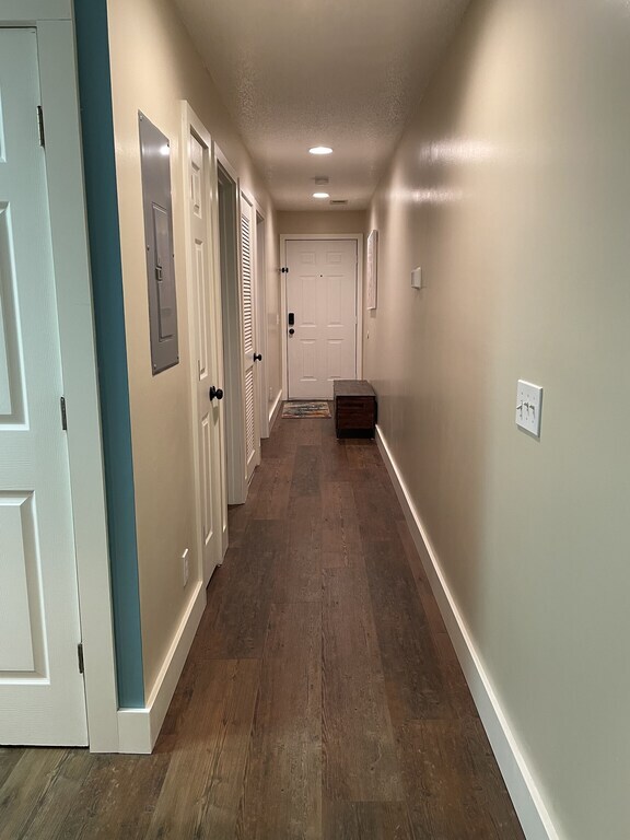 Building Photo - 1900 Duffy St