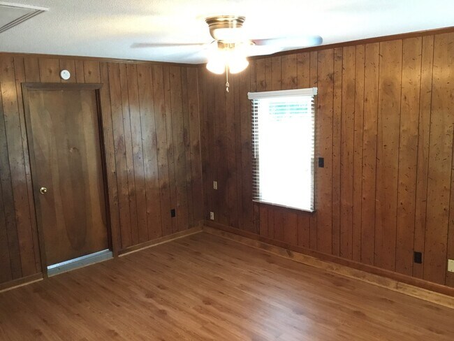 Building Photo - 3 Bedroom Home For Rent in St. Bethlehem A...