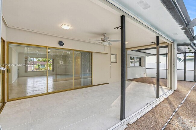 Building Photo - 1260 SW 8th St