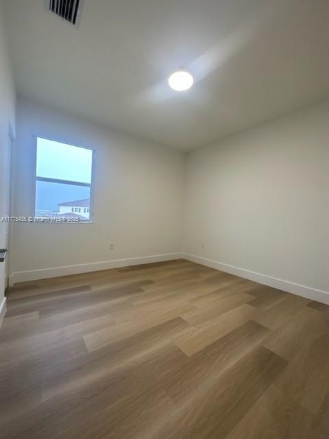 Building Photo - 2270 SE 27th Dr