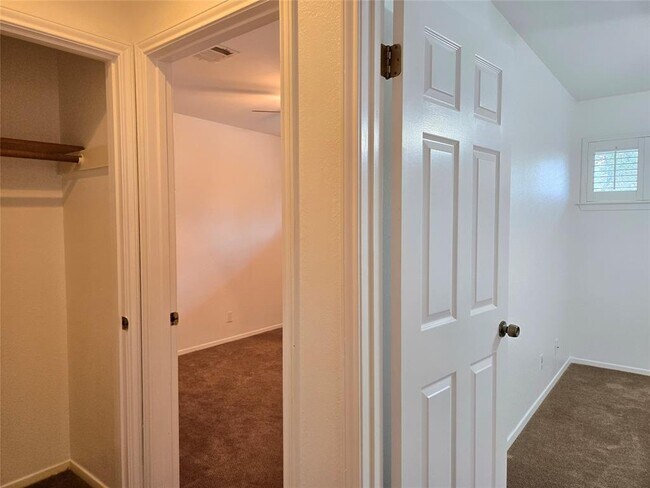 Building Photo - 4404 Travis Country Cir