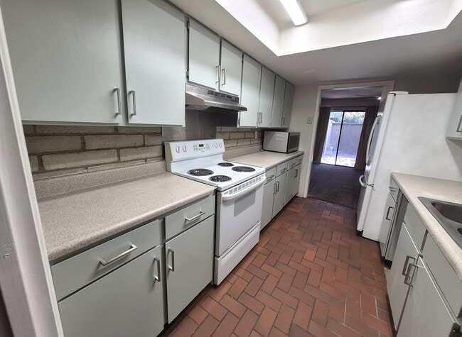 Building Photo - 5701 E Glenn St