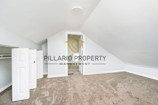 Building Photo - Cozy 3 Bedroom, 1 Bathroom Home Available ...