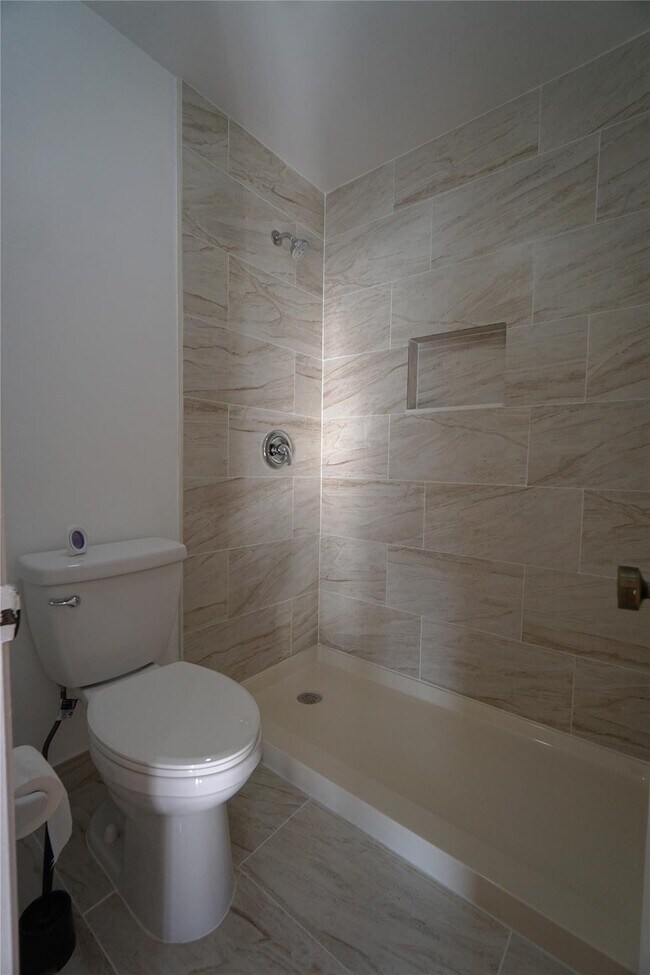 Building Photo - 6380 W 24th Ct