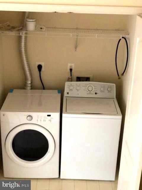 Building Photo - 21505 Trowbridge Square