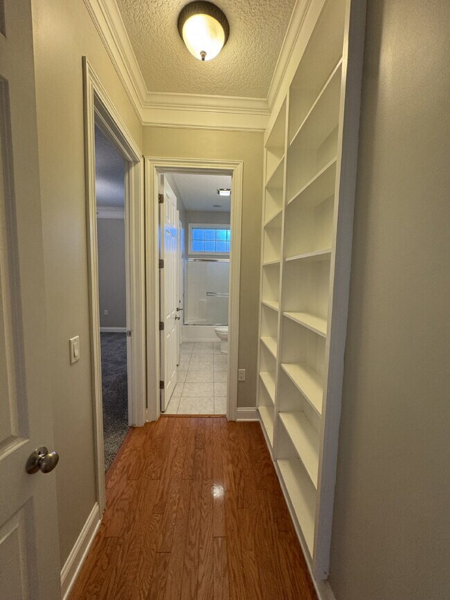 Building Photo - 4 bedroom 4 bath in gated community in Ora...