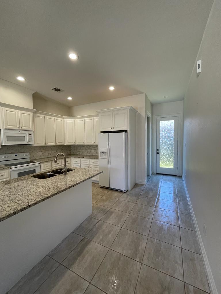 Building Photo - 2588 Appian Way