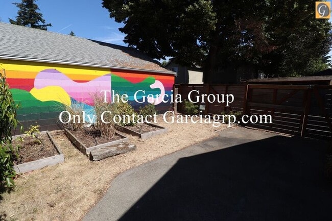 Building Photo - 8020 N Hurst Ave