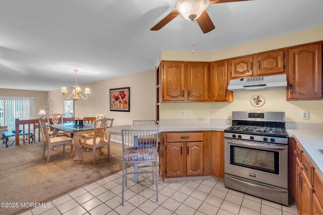 Building Photo - 4 Black Pine Ln