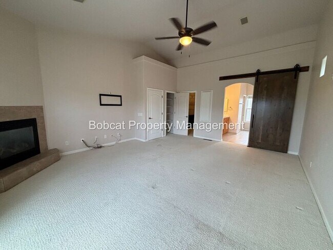 Building Photo - 963 Ranchview Cir