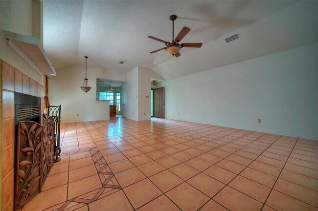 Building Photo - 14400 Levering St