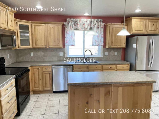 Building Photo - 1840 Southwest Shaft-