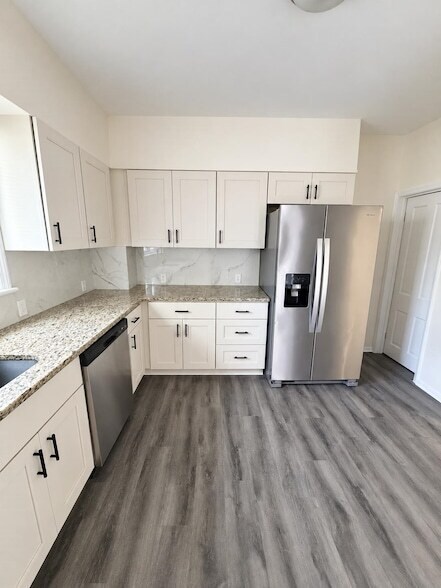 Building Photo - 877 Jaques Ave
