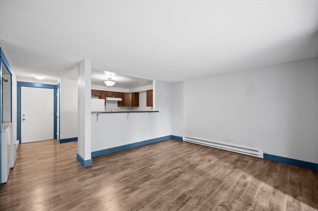 Building Photo - 1521 N Bowdish Rd