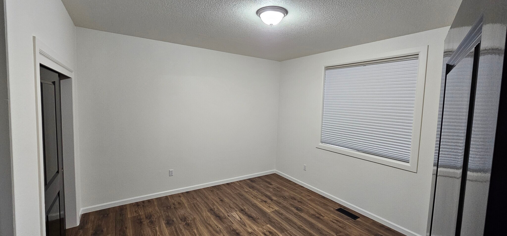 bedroom 3 - 9610 NE 102nd St