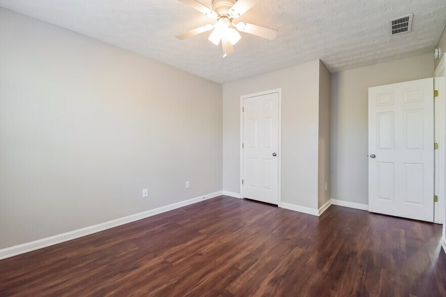 Building Photo - 3018 New Haven Ln