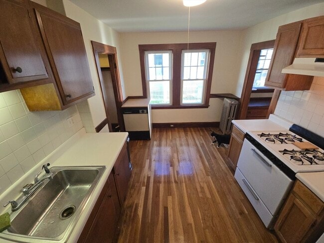 Building Photo - 58 Creeley Rd